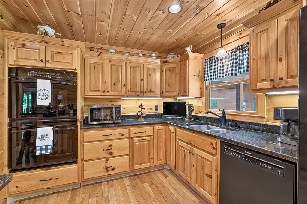408 Mountain Creek Way, Ellijay GA 30536 - Photo