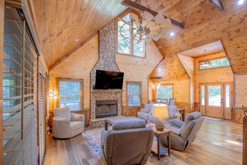 142 Timber Ridge Road, Blue Ridge GA 30513 - Photo