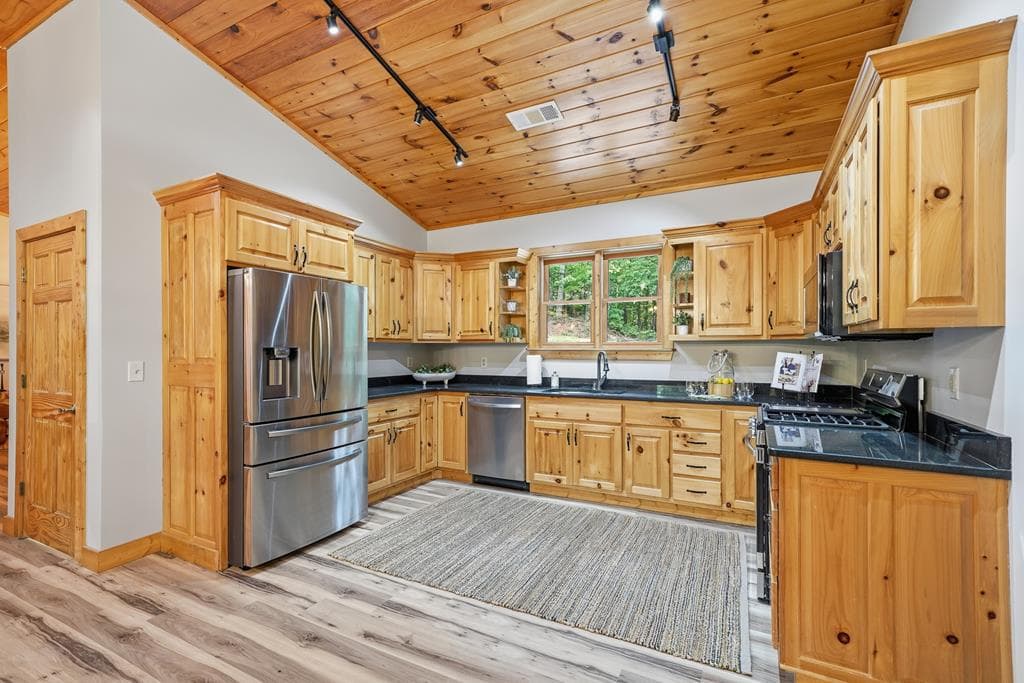 673 Harold Pritchett Road, Ellijay GA 30540 - Photo