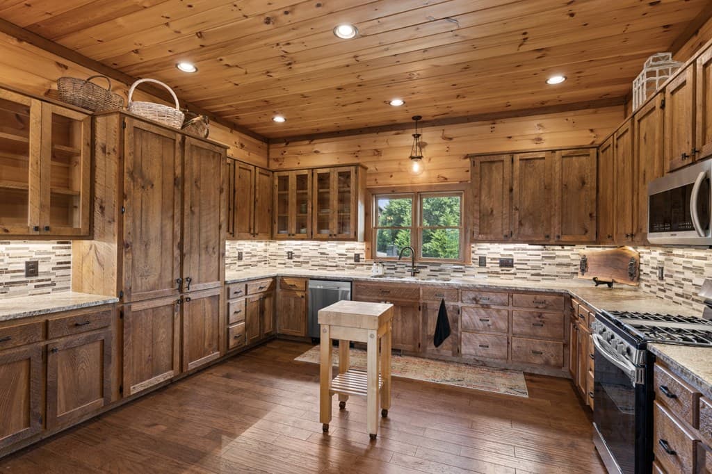9 Kensington Drive, Mineral Bluff GA 30559 - Photo