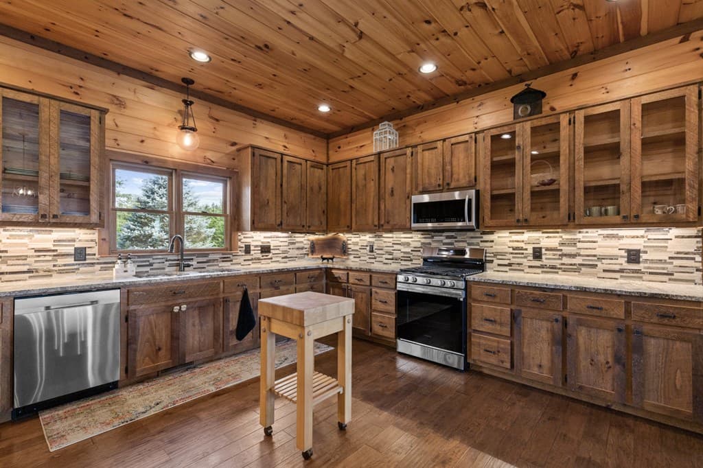 9 Kensington Drive, Mineral Bluff GA 30559 - Photo