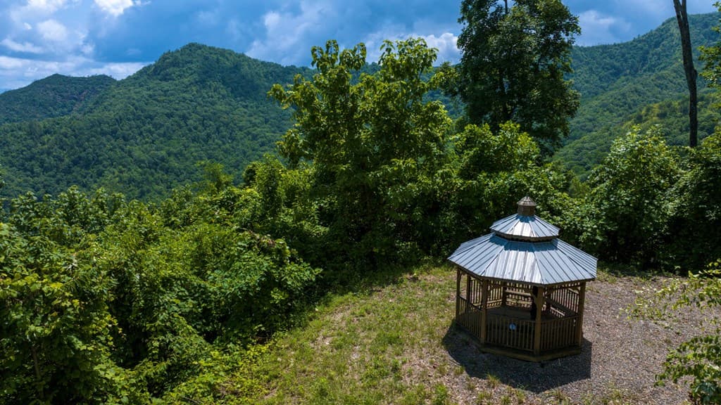 235 Rios Drive, Bryson City NC 28713 - Photo