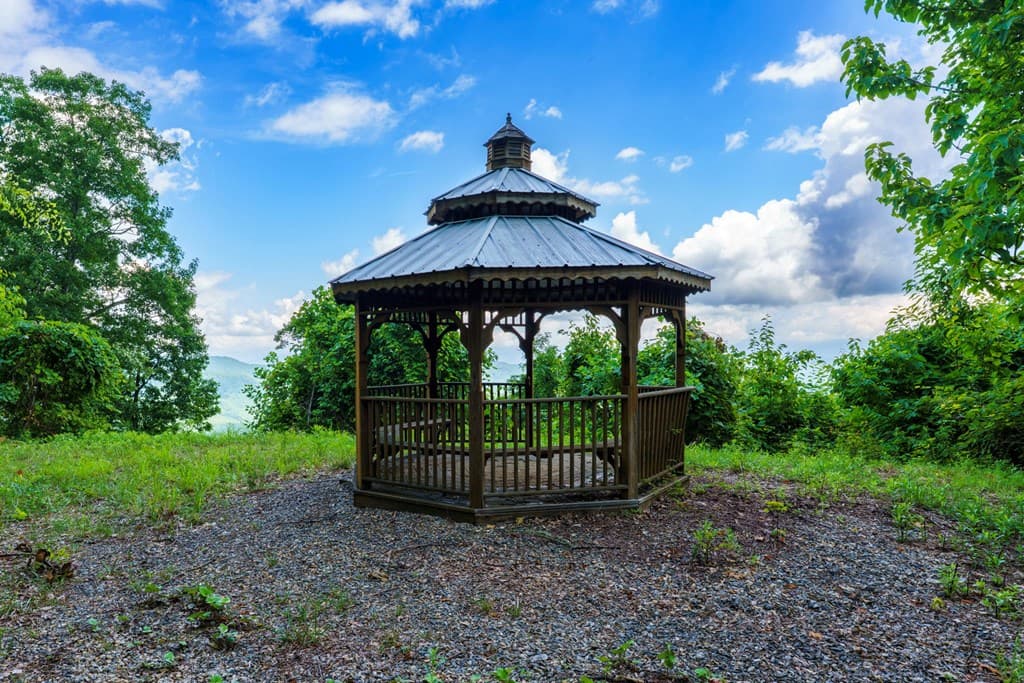 235 Rios Drive, Bryson City NC 28713 - Photo