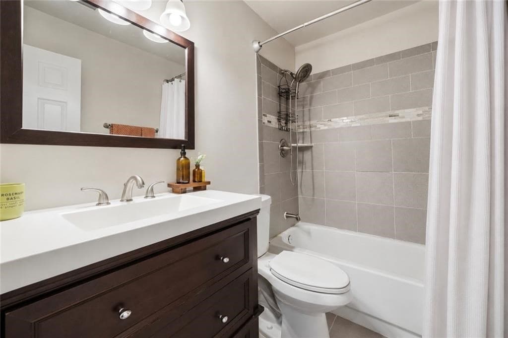 2228 Duck Hollow Drive Nw, Kennesaw GA 30152 - Photo