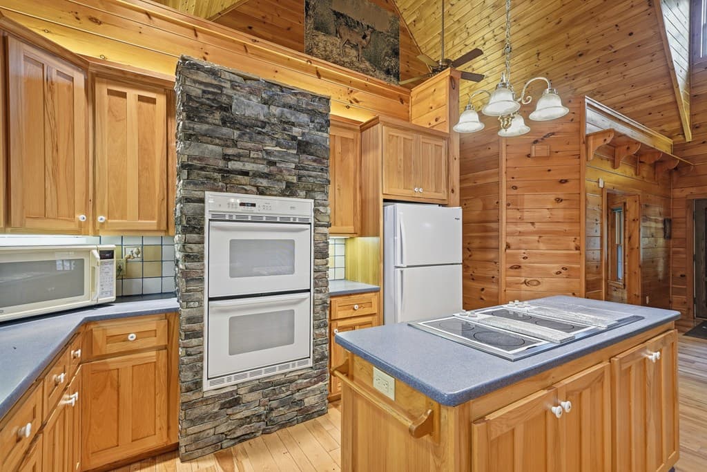 1347 Ivy Log Drive, Blairsville GA 30512 - Photo