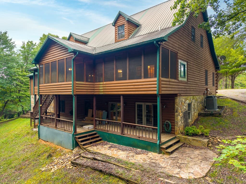 1347 Ivy Log Drive, Blairsville GA 30512 - Photo