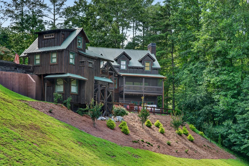 24 Twin Lakes Drive, Blue Ridge GA 30513 - Photo