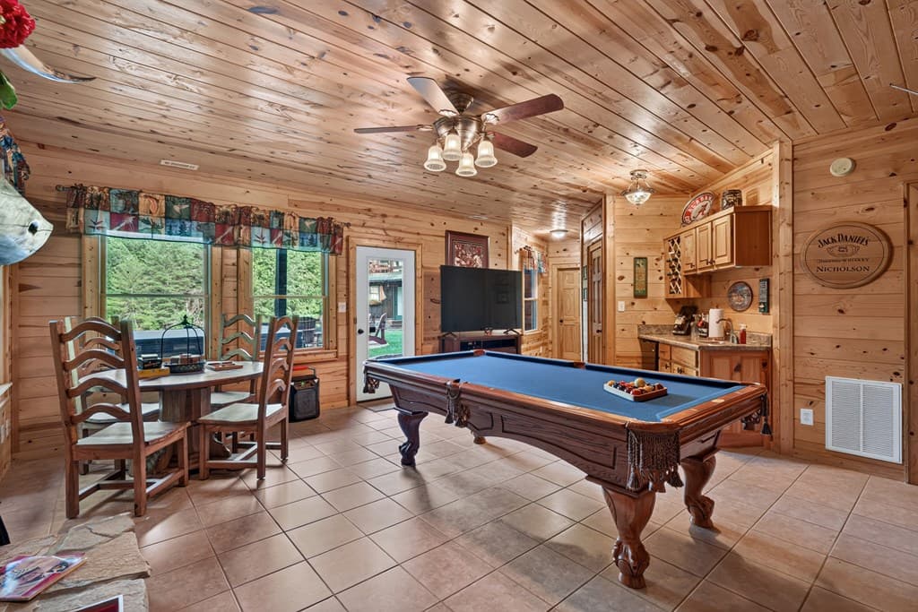 24 Twin Lakes Drive, Blue Ridge GA 30513 - Photo