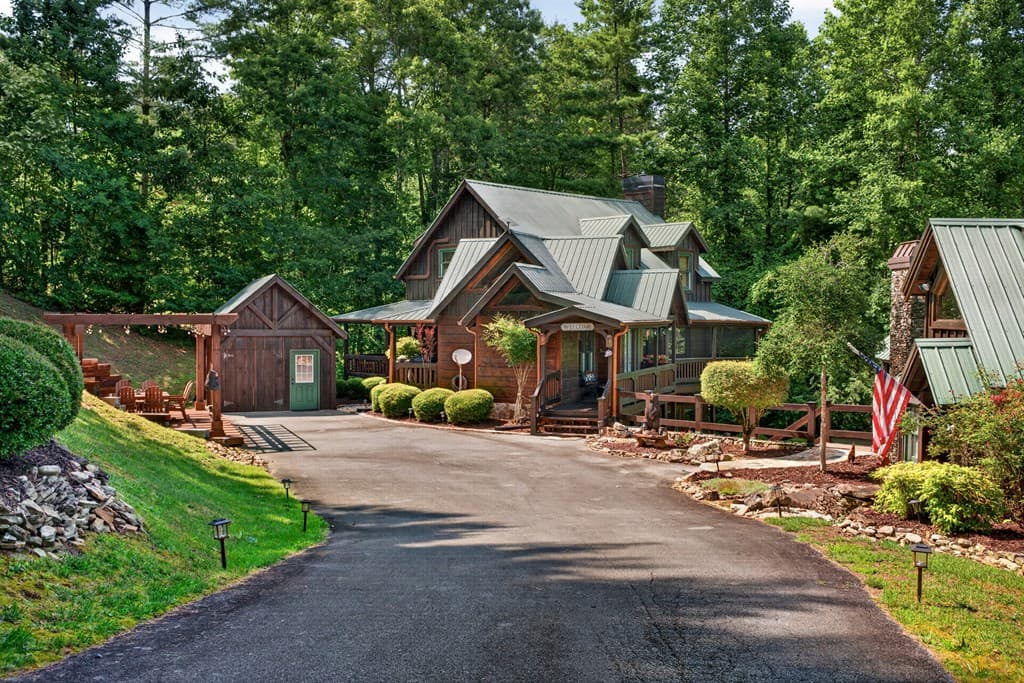 24 Twin Lakes Drive, Blue Ridge GA 30513 - Photo