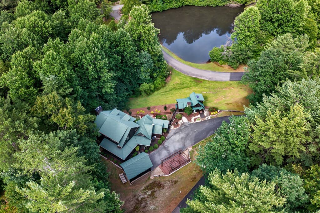 24 Twin Lakes Drive, Blue Ridge GA 30513 - Photo