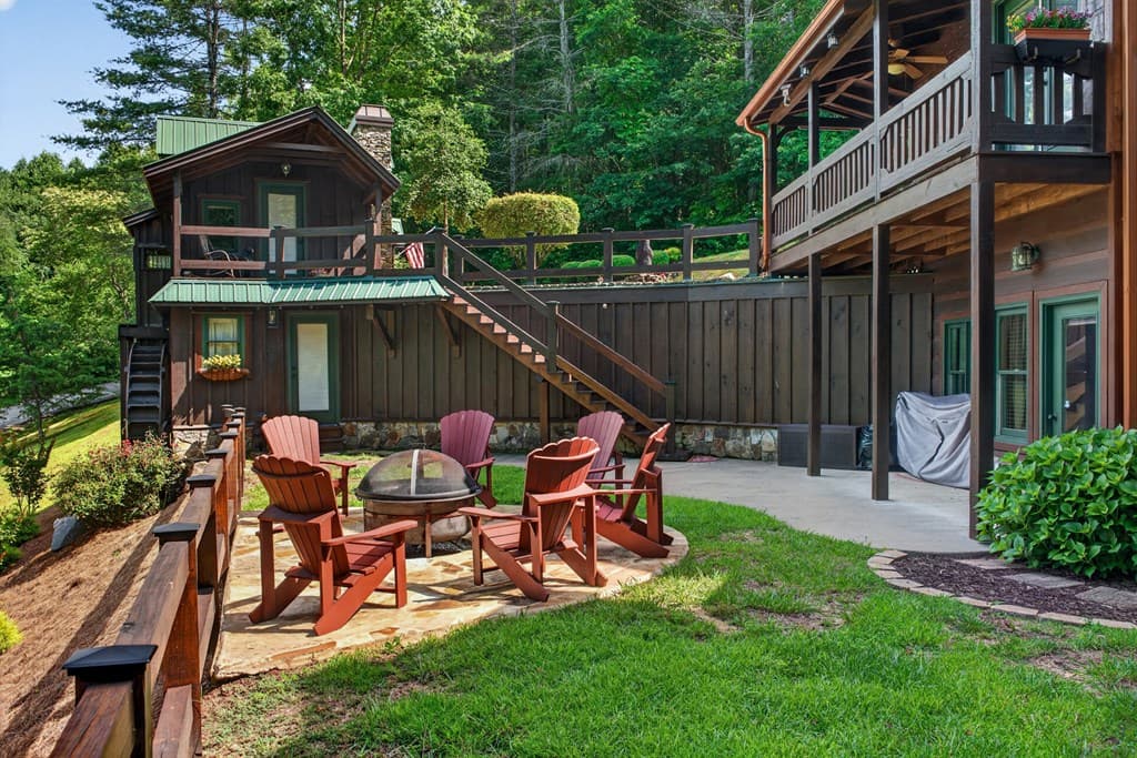 24 Twin Lakes Drive, Blue Ridge GA 30513 - Photo