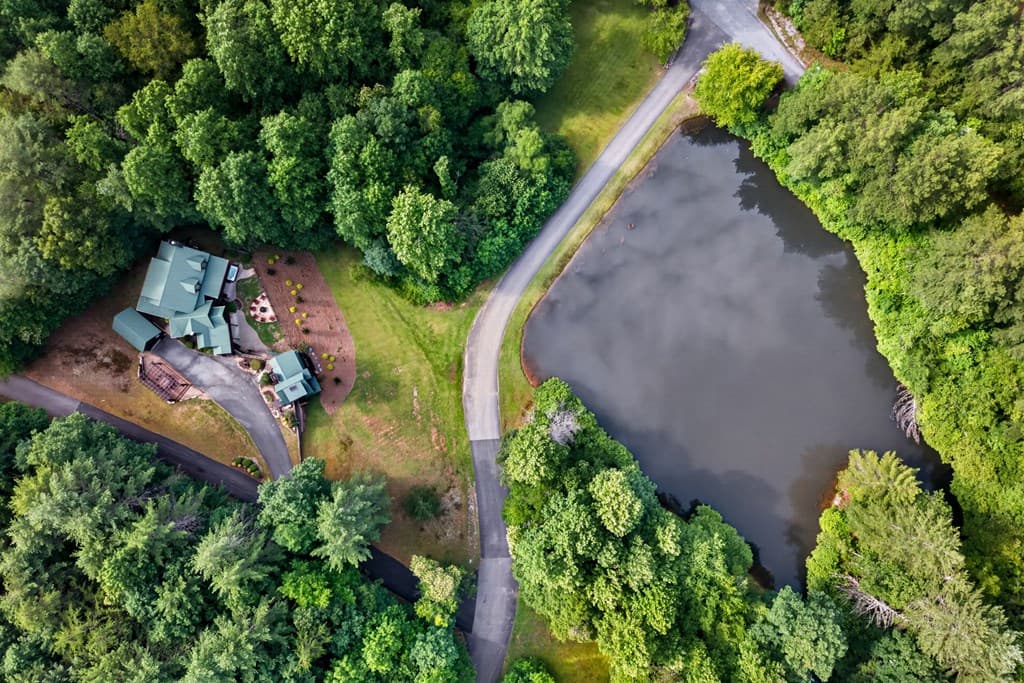 24 Twin Lakes Drive, Blue Ridge GA 30513 - Photo
