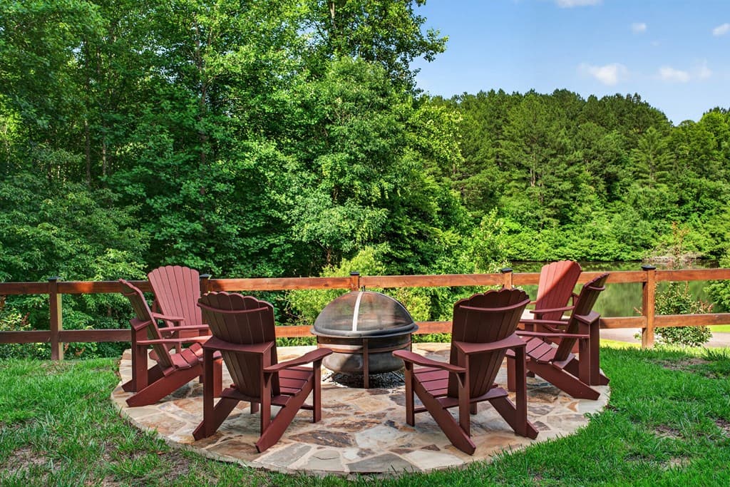 24 Twin Lakes Drive, Blue Ridge GA 30513 - Photo