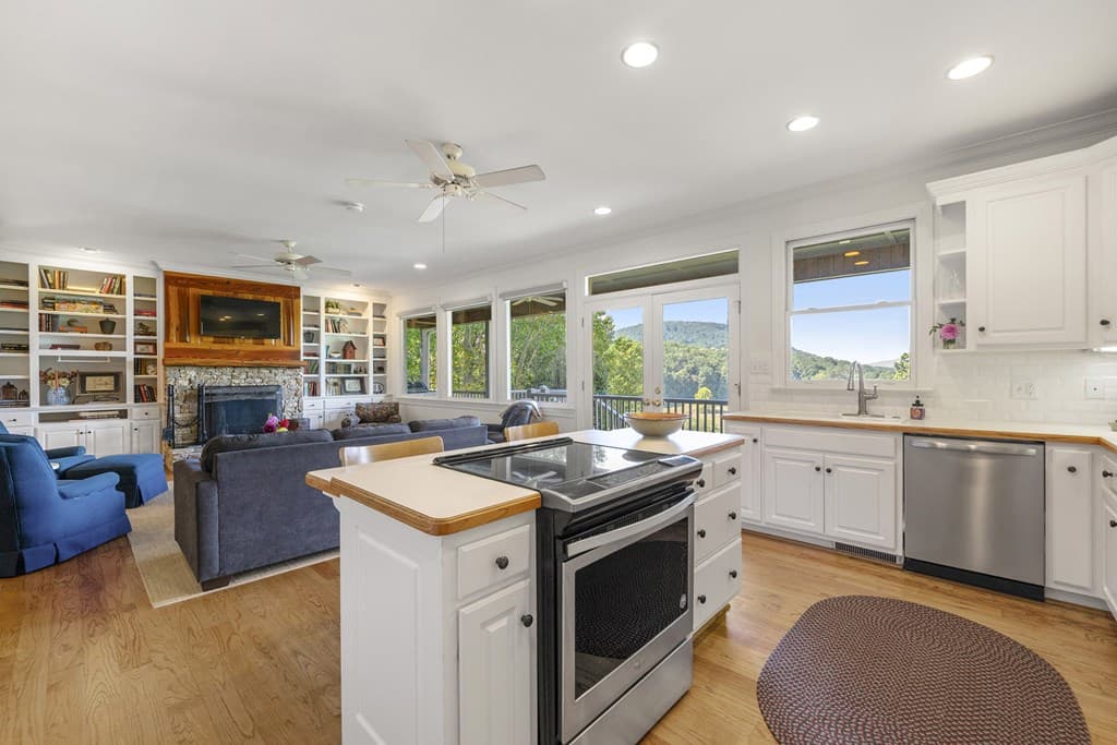 2653 Ben T Huiet Hwy, Clarkesville GA 30523 - Photo