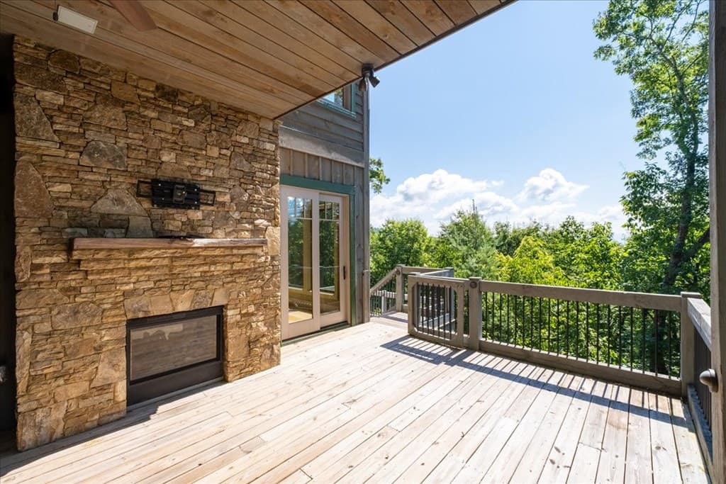 207 Utana Bluffs Trail, Ellijay GA 30540 - Photo
