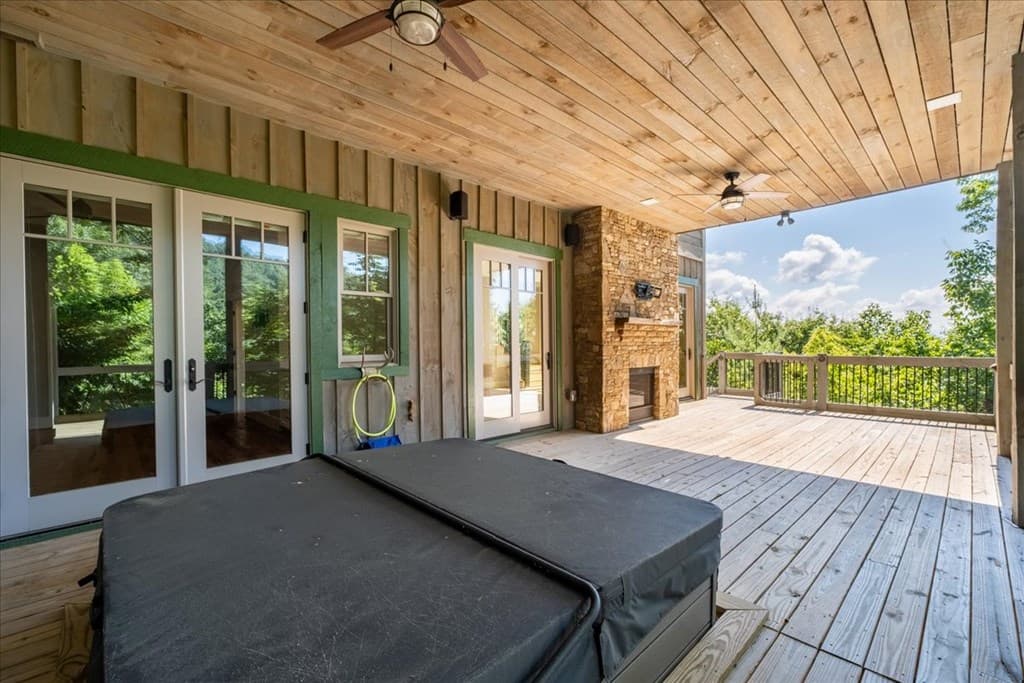 207 Utana Bluffs Trail, Ellijay GA 30540 - Photo