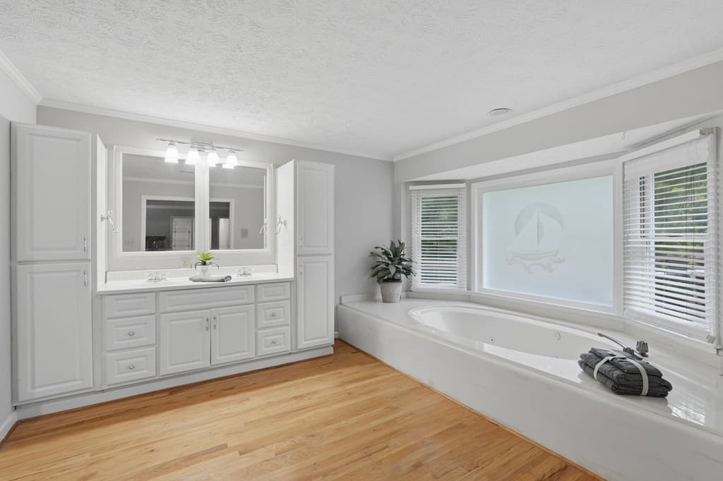 8170 Old Mill Drive, Gainesville GA 30506 - Photo