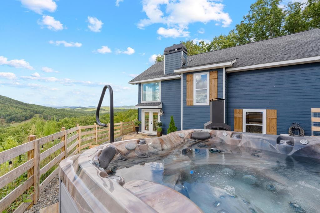 890 Hickory Drive, Mineral Bluff GA 30559 - Photo