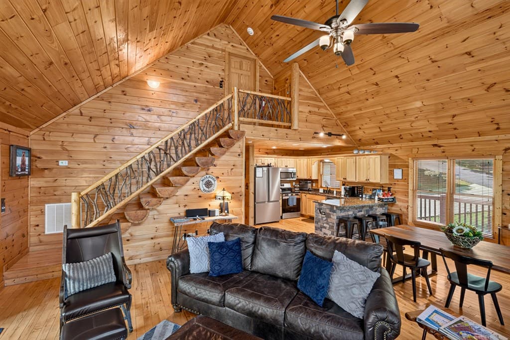 573 Weaver Creek Way, Blue Ridge GA 30513 - Photo