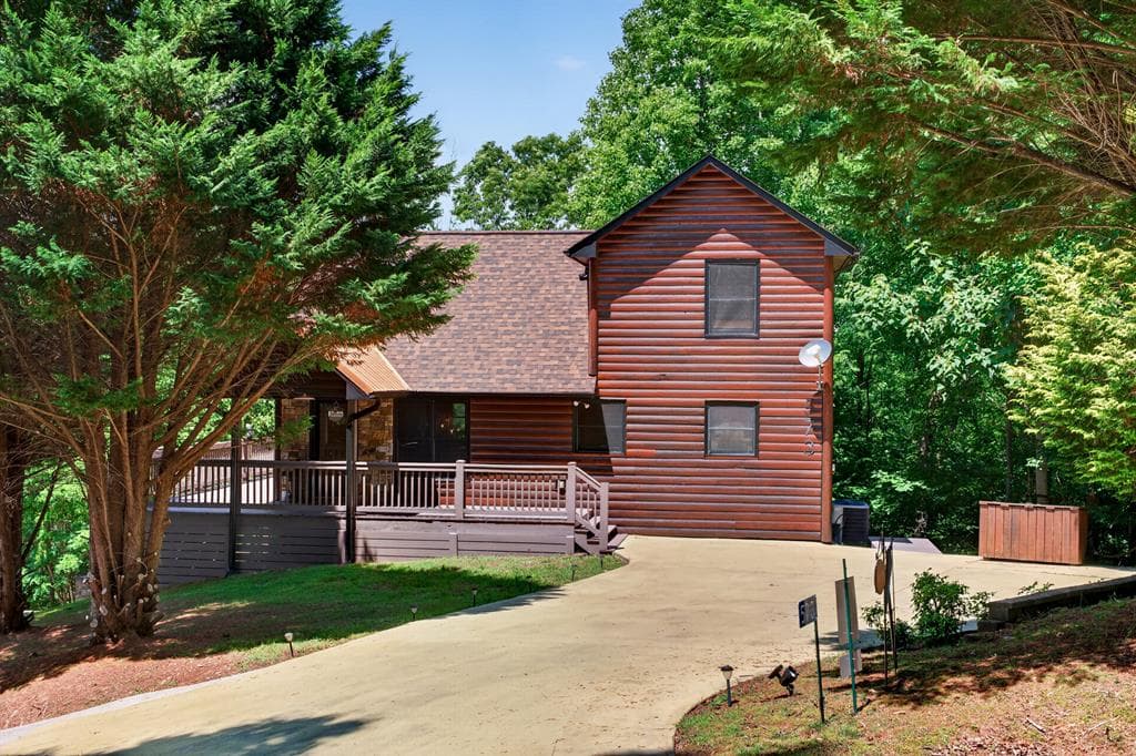 573 Weaver Creek Way, Blue Ridge GA 30513 - Primary photo