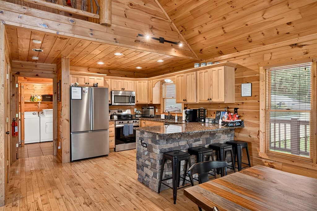 573 Weaver Creek Way, Blue Ridge GA 30513 - Photo