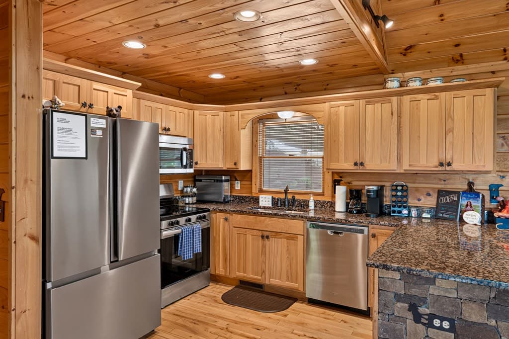 573 Weaver Creek Way, Blue Ridge GA 30513 - Photo