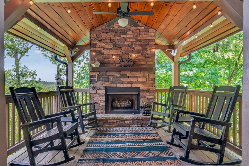 573 Weaver Creek Way, Blue Ridge GA 30513 - Photo