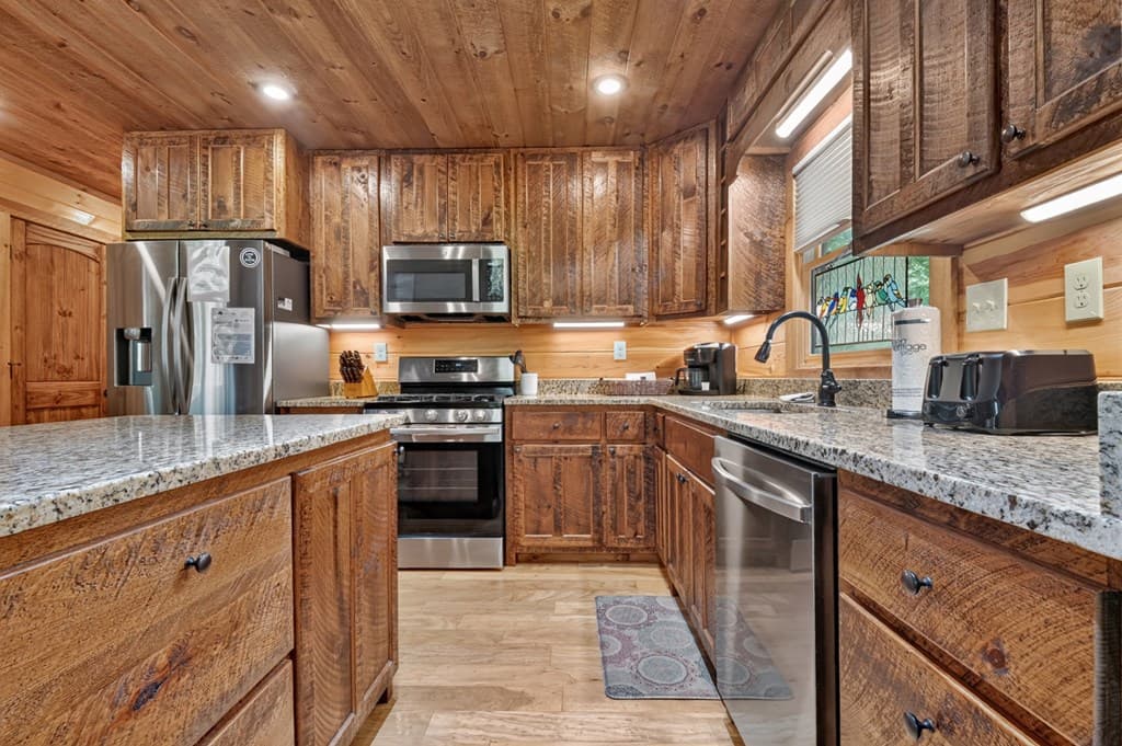 200 Forest View Lane, Mineral Bluff GA 30559 - Photo