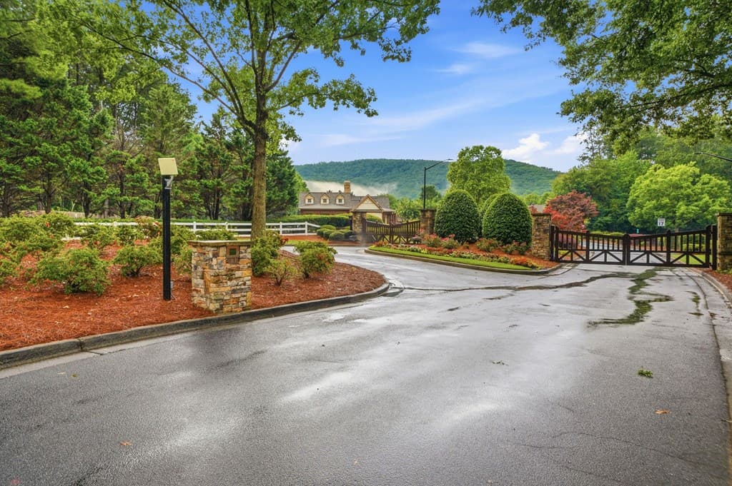 225 Brookview Place, Woodstock GA 30188 - Photo