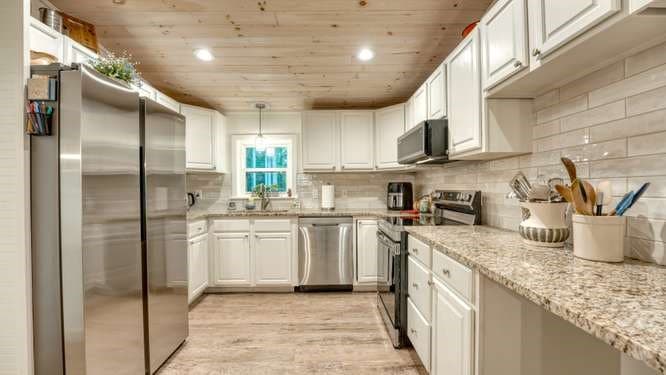790 Lakeside Drive, Blairsville GA 30512 - Photo