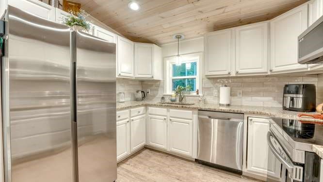 790 Lakeside Drive, Blairsville GA 30512 - Photo