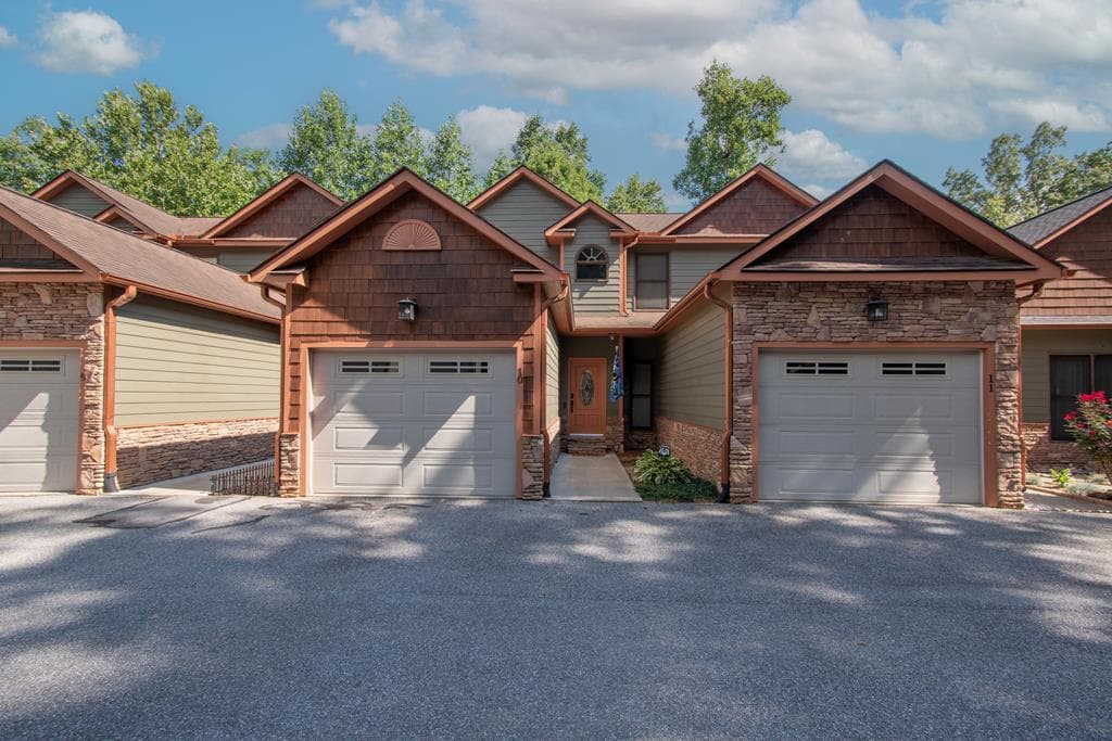 130 Emory Circle Unit 10, Blairsville GA 30512 - Primary photo