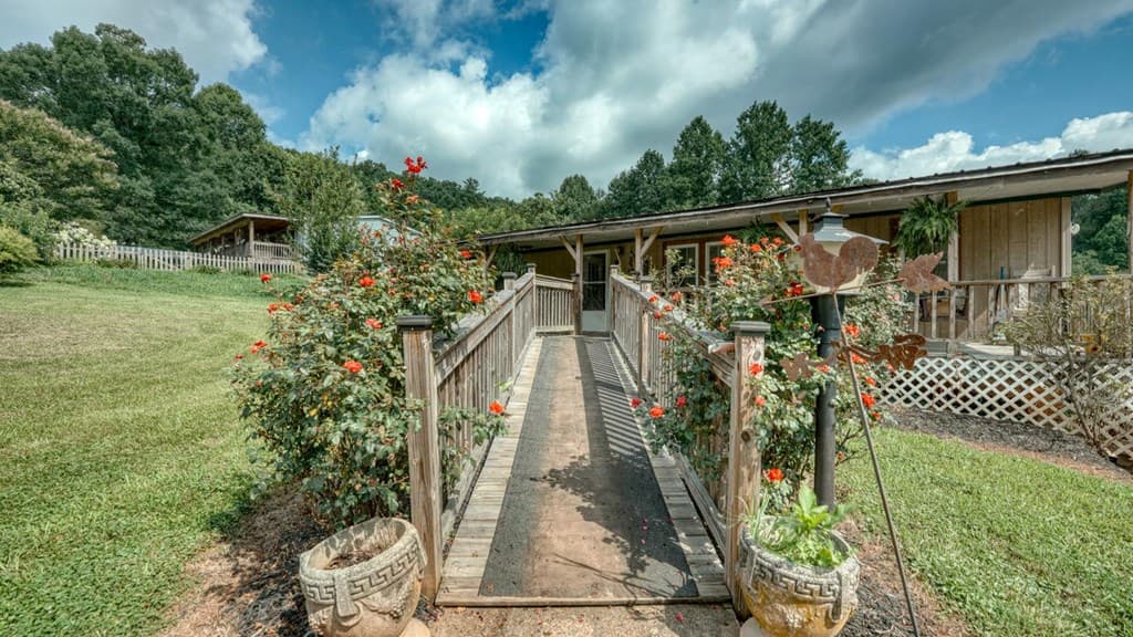 389 Nelson Circle, Blairsville GA 30512 - Photo