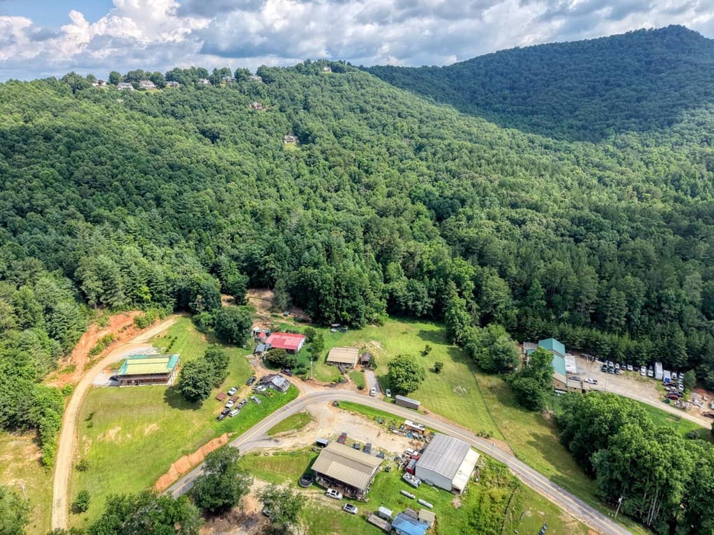 389 Nelson Circle, Blairsville GA 30512 - Photo