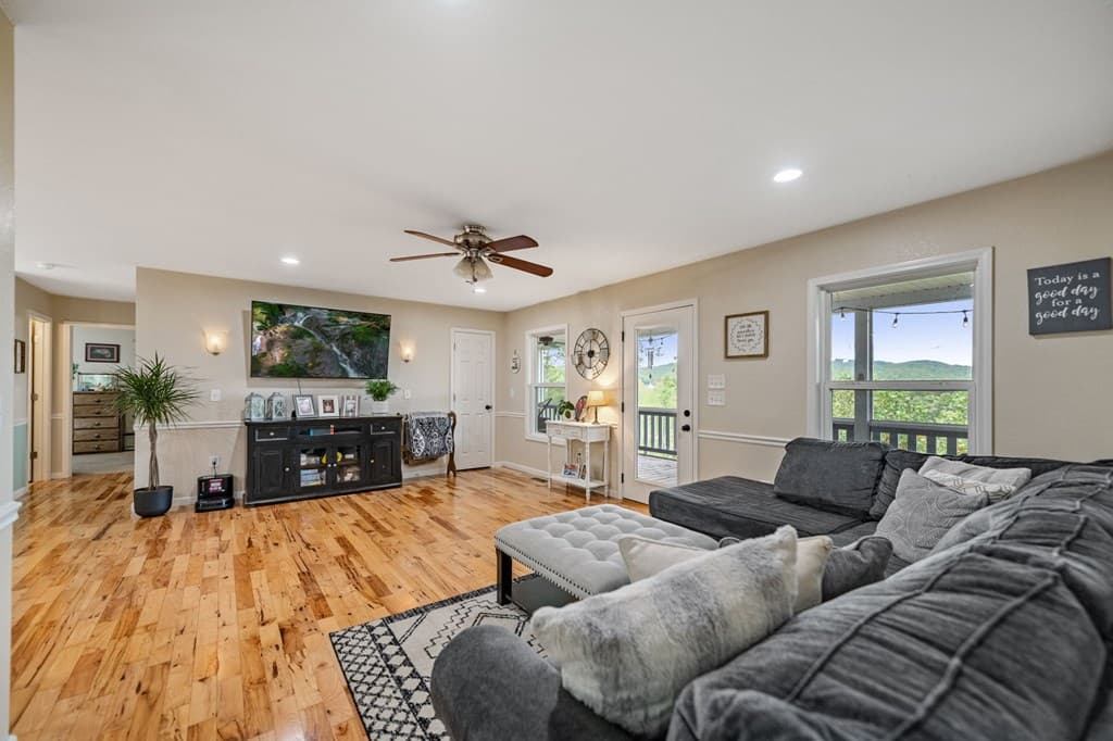 6 Gilliam Road, Mineral Bluff GA 30559 - Photo