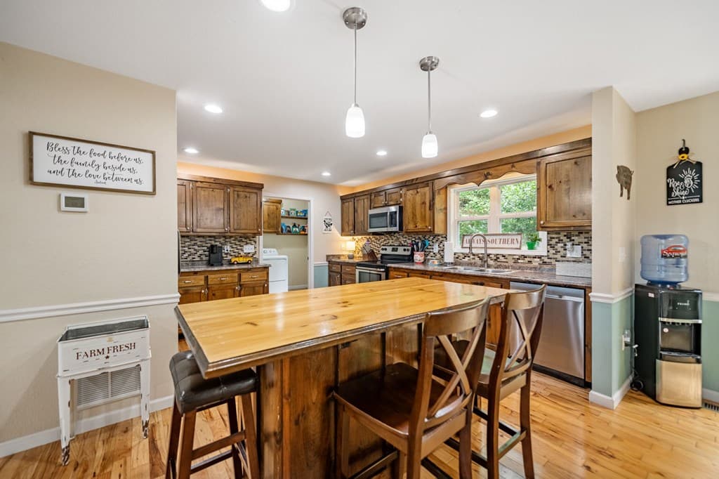 6 Gilliam Road, Mineral Bluff GA 30559 - Photo