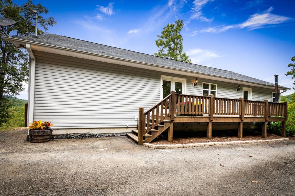 6 Gilliam Road, Mineral Bluff GA 30559 - Photo
