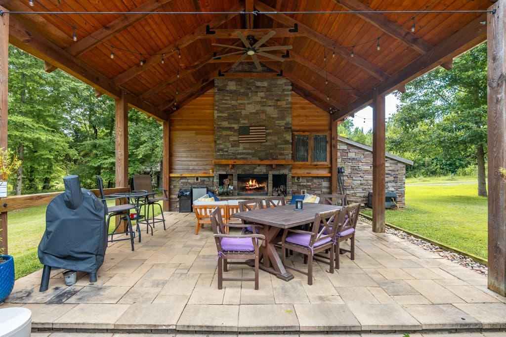 456 E Valley Road, Rydal GA 30171 - Photo