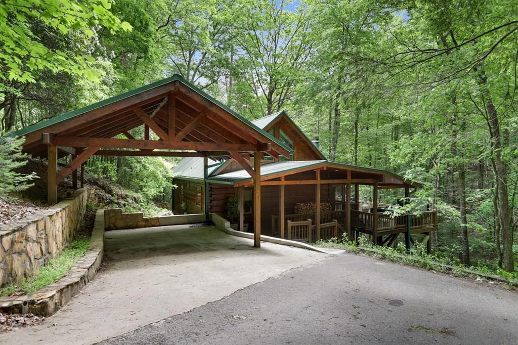 189 Cherry Lake Drive, Blue Ridge GA 30513 - Primary photo