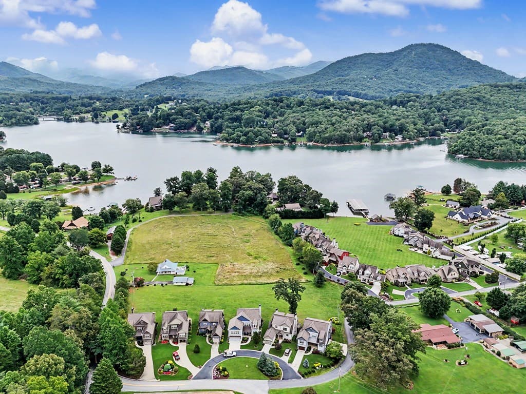 903 Elf School Road, Hayesville NC 28904 - Photo