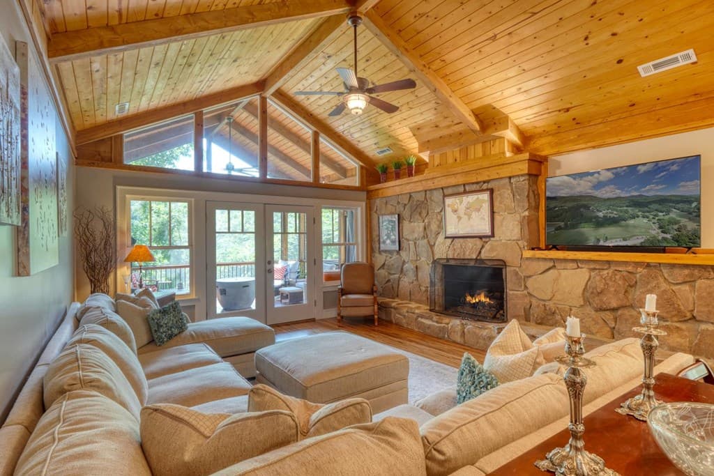 228 Country Club Drive, Clayton GA 30525 - Photo