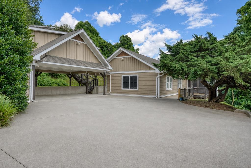 228 Country Club Drive, Clayton GA 30525 - Primary photo