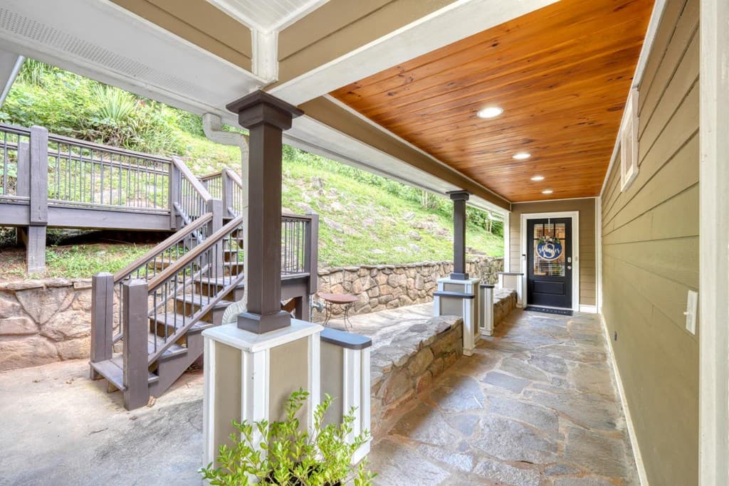 228 Country Club Drive, Clayton GA 30525 - Photo