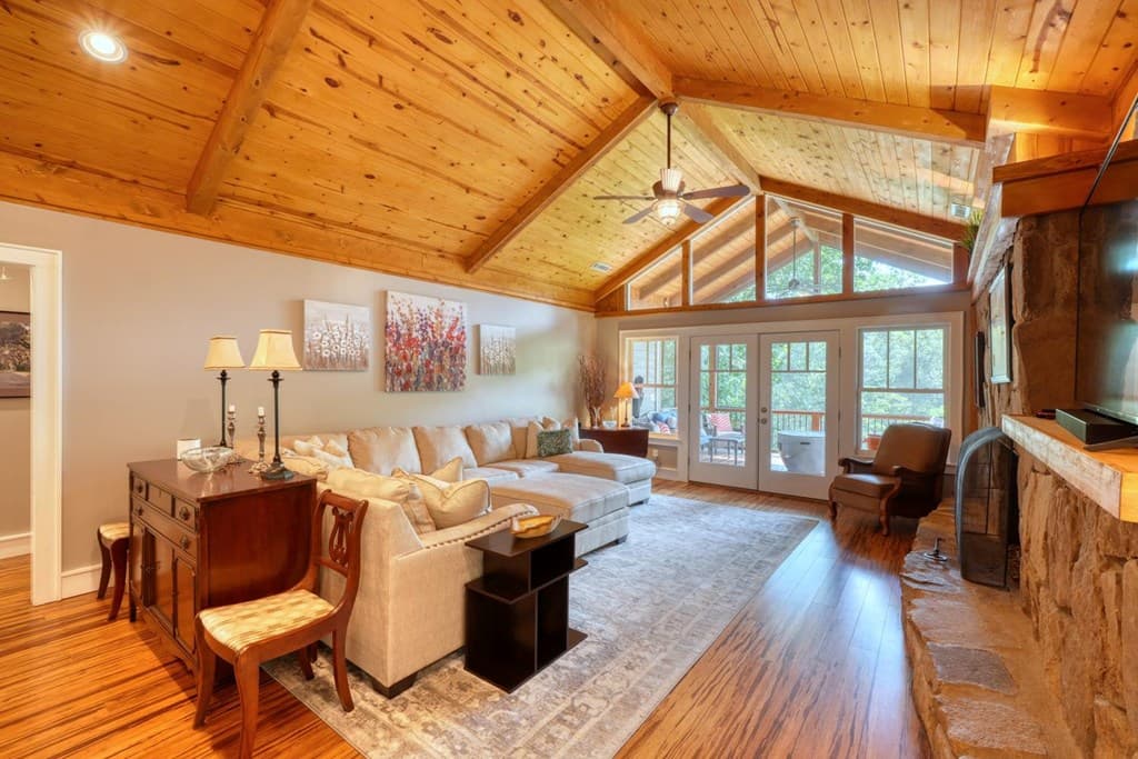 228 Country Club Drive, Clayton GA 30525 - Photo