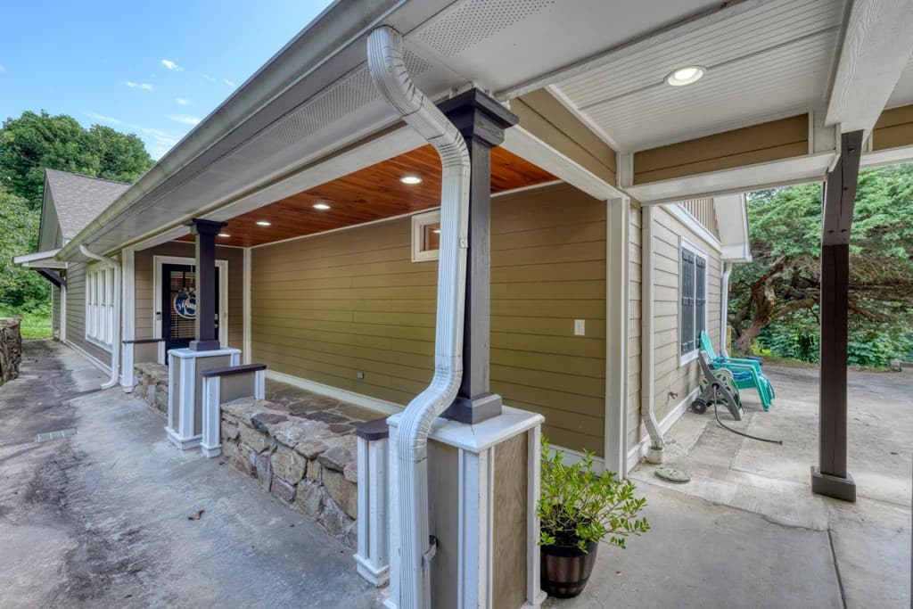 228 Country Club Drive, Clayton GA 30525 - Photo