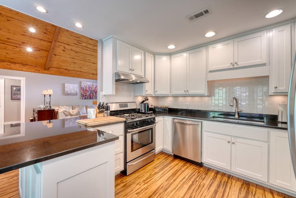228 Country Club Drive, Clayton GA 30525 - Photo
