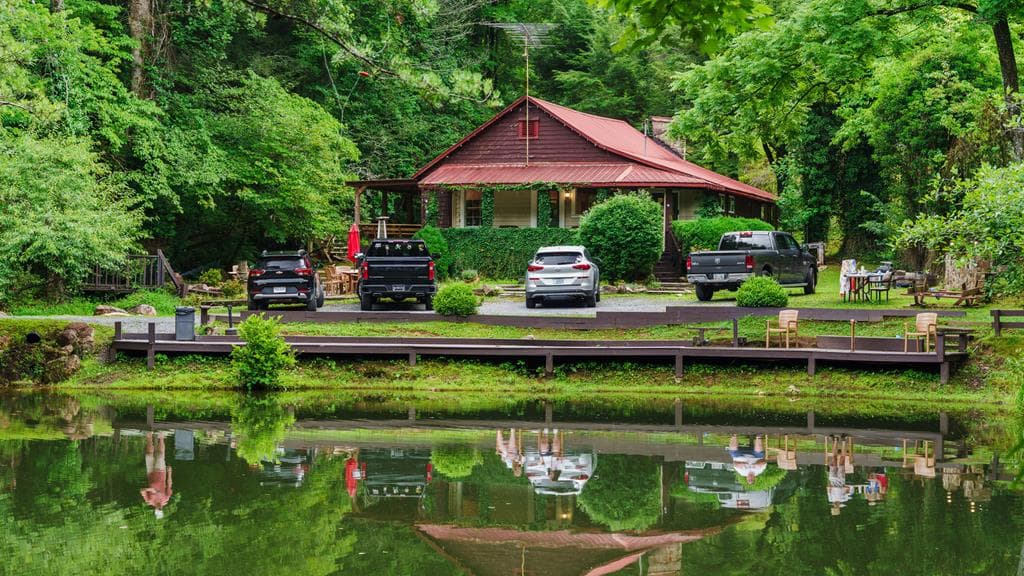 24 Adelaide Drive, Blue Ridge GA 30513 - Primary photo