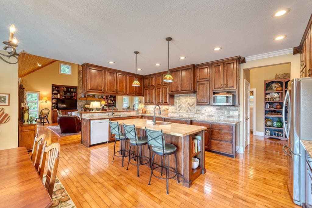 238 Meadowbrook Drive, Hayesville NC 28904 - Photo