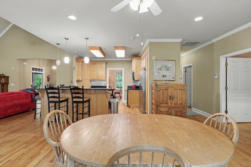 54 Esco Circle, Rabun Gap GA 30568 - Photo