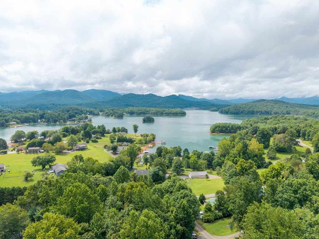 85 Buena Vista Drive, Hayesville NC 28904 - Photo